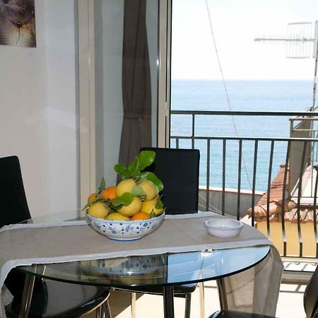 Lolita Holidays Giardini Naxos Exterior photo
