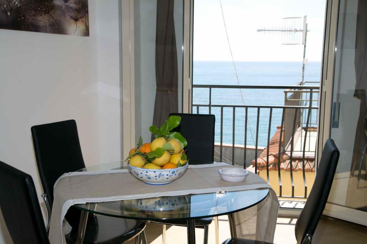 Lolita Holidays Giardini Naxos Exterior photo